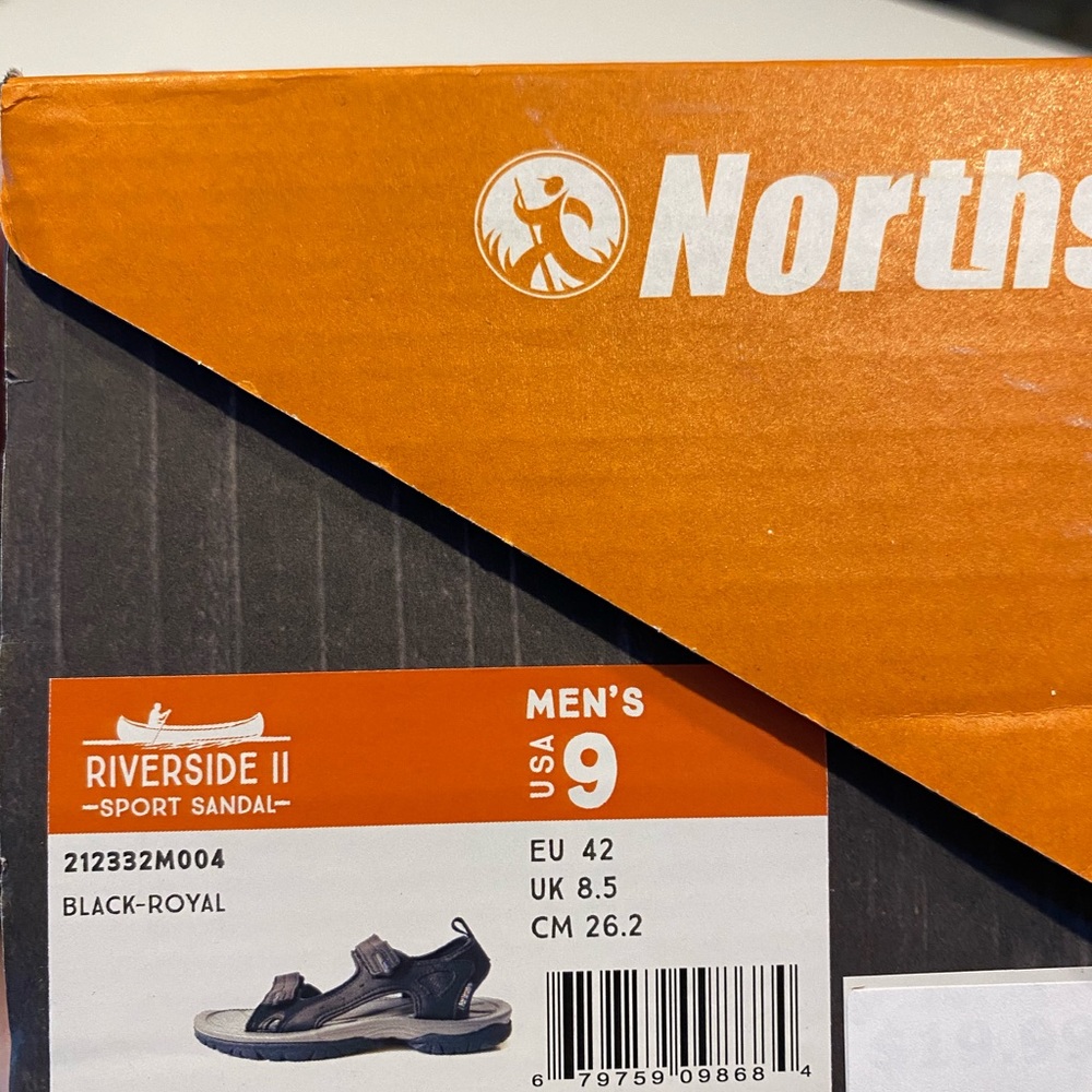 Men’s size 9 northside hiking sandals. NIB